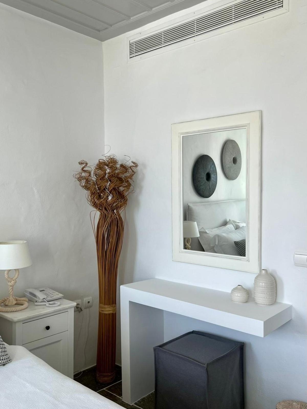 Niriedes Hotel Platis Gialos  Eksteriør billede